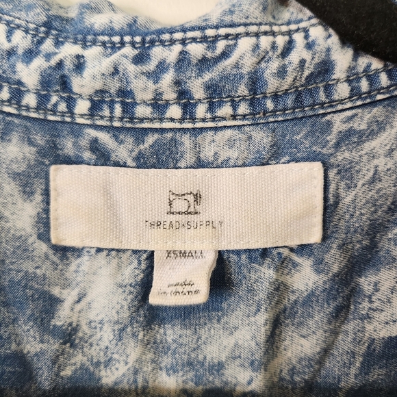 Thread & Supply Acid Wash Chambray Shirt Mini Dress Pockets Coastal Denim Xs - Picture 4 of 10